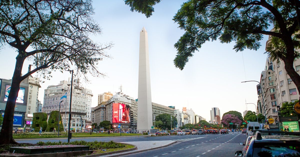 Avenida 9 de Julio, Buenos Aires (40089810910).jpg